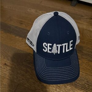 New. Nw we worn - Seattle Navy and White Cap